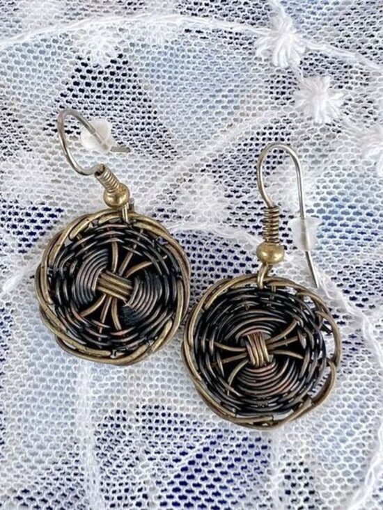 Jewelry - Cute Basketweave Earrings